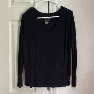 BLACK AE SCOOP NECK SOFT AND SEXY LONG SLEEVE